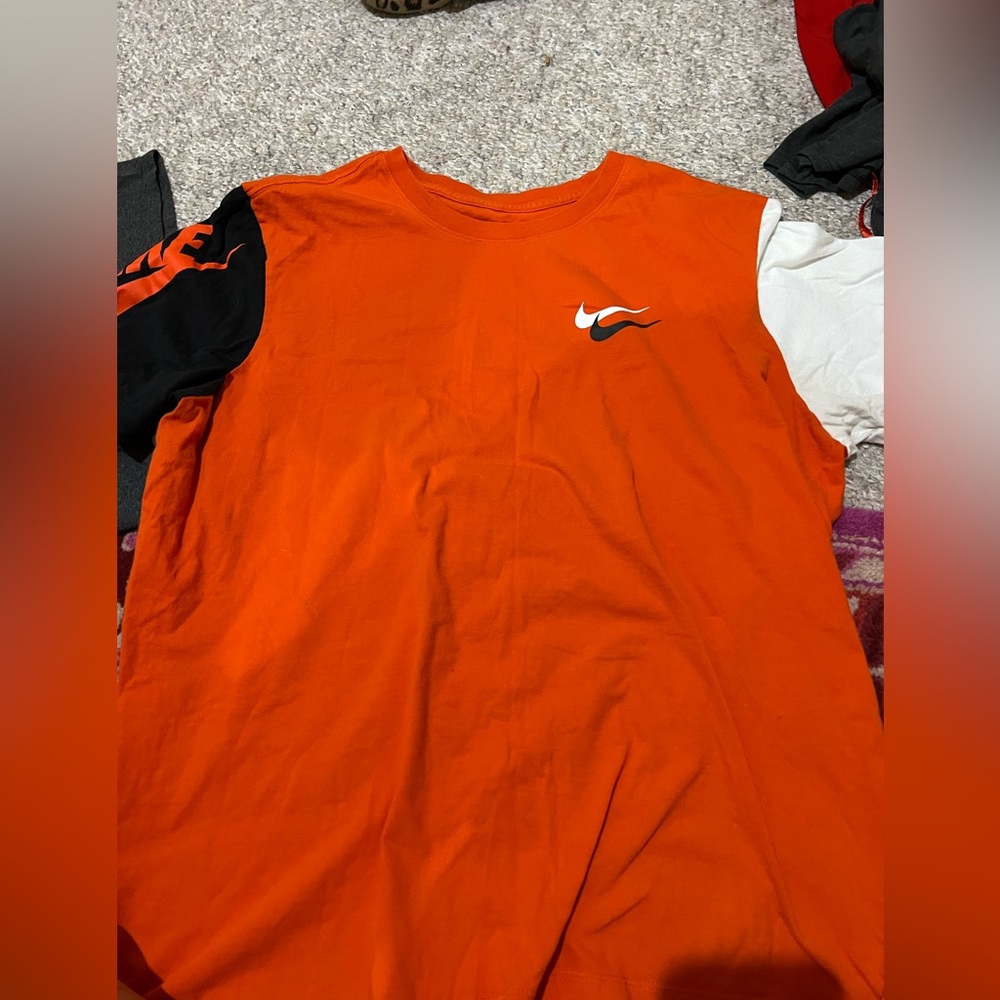 VINTAGE NIKE TEE